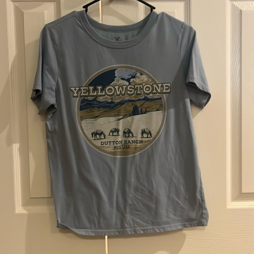 TARGET GRAPHIC TEE!!